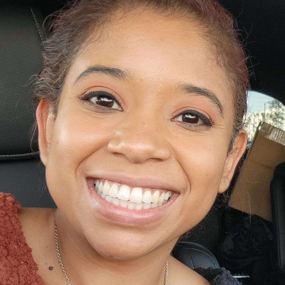 Meet your Posher, Lanya